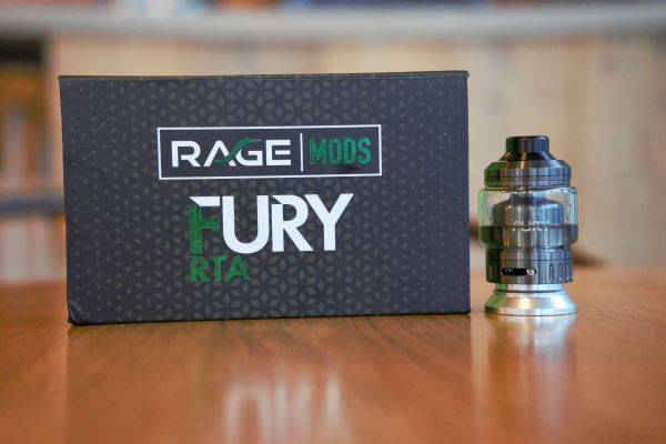 atomiseur Fury RTA Rage Mods avec sa boite - blog Le Petit Vapoteur